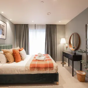 entire-luxury-1-bed-apartment-within-the-york-city-walls.yorkshirehotels.net/